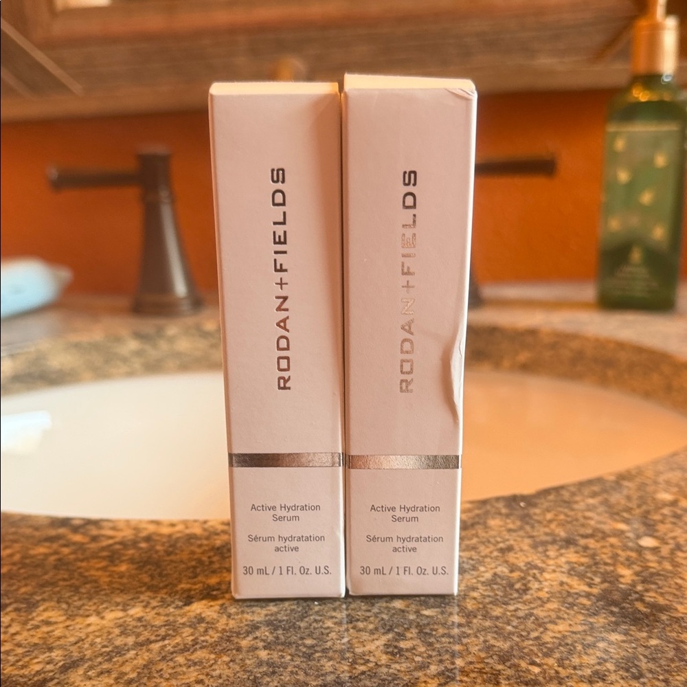 Rodan + Fields Active Hydration Serum Duo in White and Silver